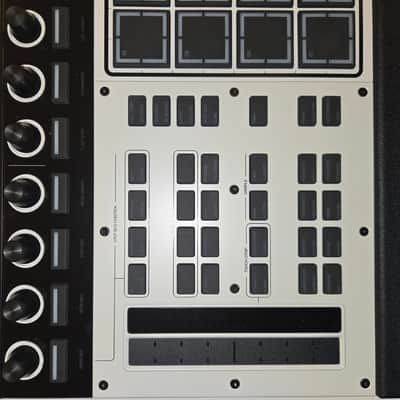 Akai MPC XL Standalone Music Production Center 2026 - Present - Grey image 4