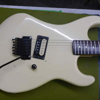 Kramer Player Grade Baretta I : Leveled ,Crowned & Dressed Frets 1985 - white image 3