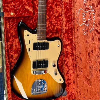 Fender 60th Anniversary ‘58 Reissue Jazzmaster, Burst with Case - Pre Owned image 2