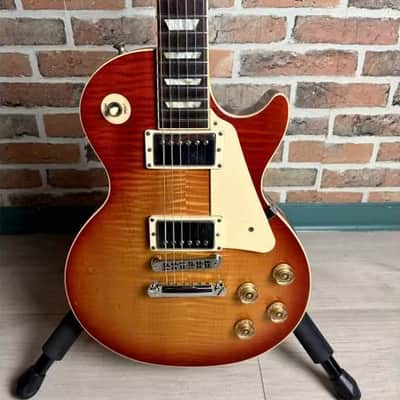 GIBSON - LES PAUL TRADITIONAL HERITAGE CHERRY SUNBURST 2011 + ETUI image 2