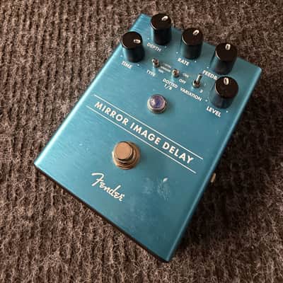 Fender Mirror Image Delay 2018 - Present - Blue