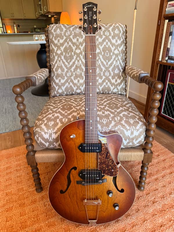 Godin 5th Avenue CW Kingpin II - Cognac Burst image 1