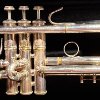 Bach Stradivarius Trumpet Model 37, Silver Finish image 3