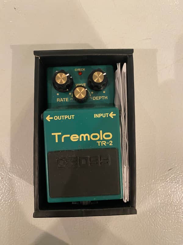 Boss TR-2 Tremolo (Silver Label) 1997 - Present - Green Bild 1