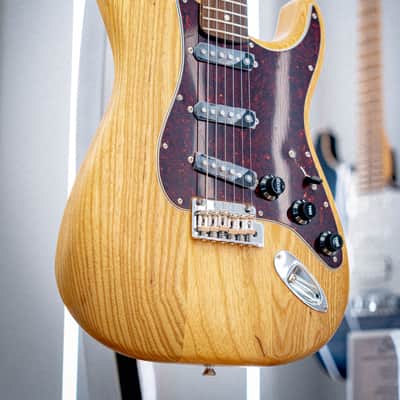 Fender Japan LTD Hybrid II Strat Raw Ash RW VNT image 2