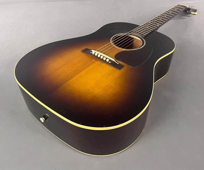 Gibson Custom 1942 Banner J-45 Reissue Murphy Lab Light Aged Vintage Sunburst ~ As New!