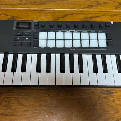 Novation Launchkey Mini 37 MKIV MIDI Keyboard image 1