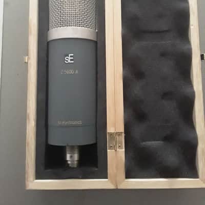 sE Electronics Z5600a Large Diaphragm Multipattern Tube Condenser Microphone