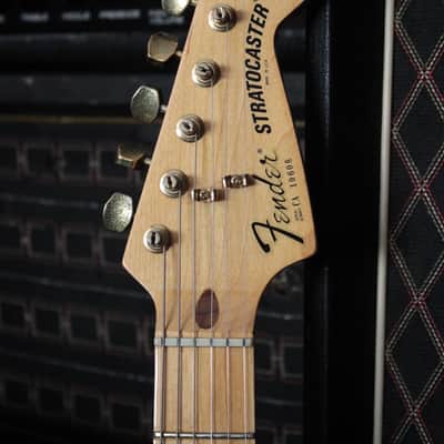 Fender Stratocaster Collectors Edition 1982 - GOLD image 12