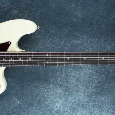 Fender Vintera III Early 60 Bass VI Rosewood Olympic White MX26009522 image 2
