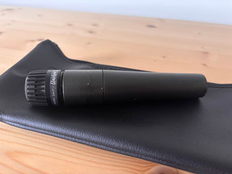 Shure Unidyne III SM57 Cardioid Dynamic Microphone