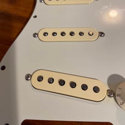 Fender Player Strat Stratocaster Hot 8K Alnico 5 Pickups Aged White/Green '62 Pickguard image 2