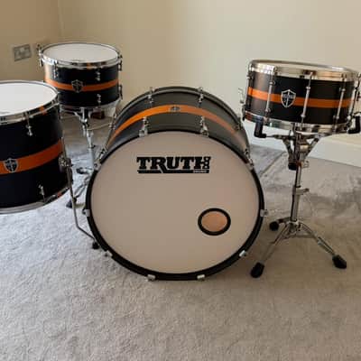 Truth Custom Drums - 24" bass drum, 13" tom, 16" floor tom, 14" snare drum image 9