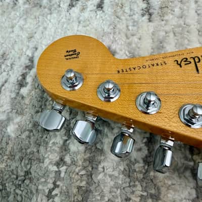 Fender Custom Shop Custom Deluxe Stratocaster 2009 - Sunburst image 14