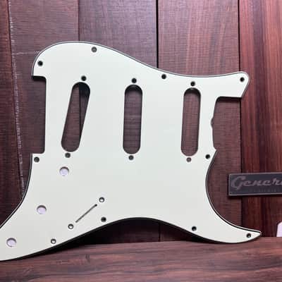 General Vintage Tone 1959 - 1962 Pickguard for Stratocaster Mint green Mint green image 4