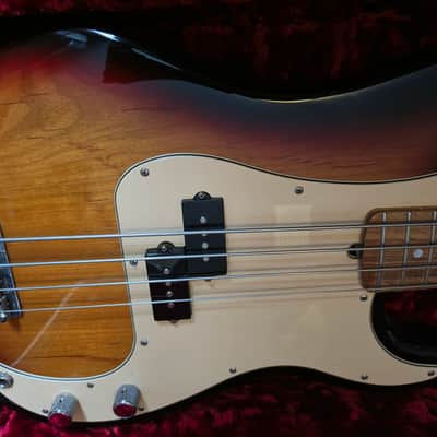 Fender 60th Anniversary American Precision Bass 2006 - 3-Color Sunburst image 3