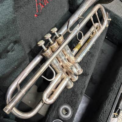 Bach Stradivarius Trumpet Model 37, Silver Finish image 2