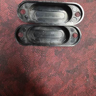 Fender Mustang Bass Pickup Covers 1975 - Black image 7