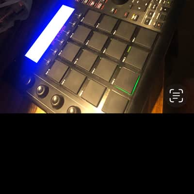 Akai MPC Studio Music Production Controller V1 2016 - 2020 - Black image 3