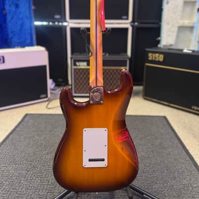 75th Anniversary Commemorative Stratocaster 2-Color Bourbon Burst image 7