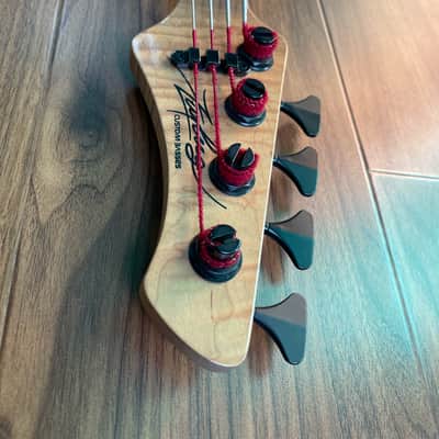 Zurlug Custom 4-String Bass – Ash Body – Flamed Maple Neck – Rosewood Fingerboard – Seymour Duncan Pickups – Hipshot Tuners – Handmade image 7