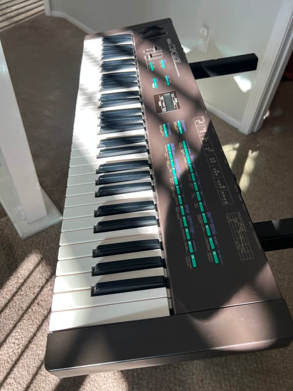 Yamaha DX27 61-Key Digital Programmable Algorithm Synthesizer | Reverb