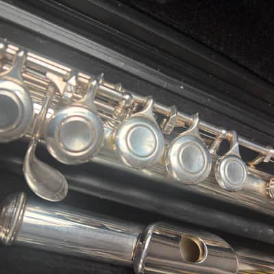 Yamaha YFL211 Flute Outfit image 2