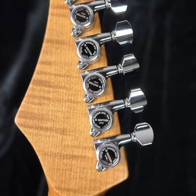 Cream T Astra Custom 2025 - Whiskerburst image 8