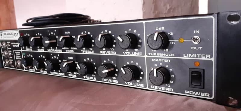 PEARCE G1 ギタープリアンプ フットスイッチ付き PEARCE G1 : GuitarとVOLVOと虎太郎と…