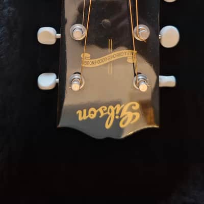 Gibson J-35 2016 - Natural image 3