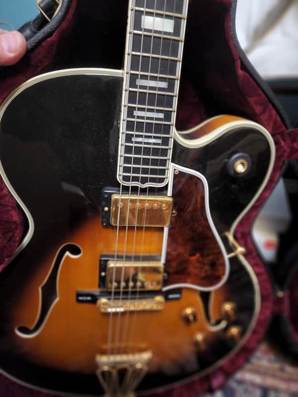 Gibson Byrdland 2001 Sunburst lightly played image 1