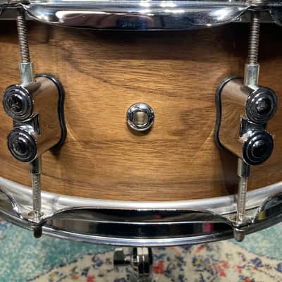 PDP - 5x14" Limited Edition, 20-Ply Maple/Walnut Snare Drum, Natural Satin Walnut 2012–2015 image 9