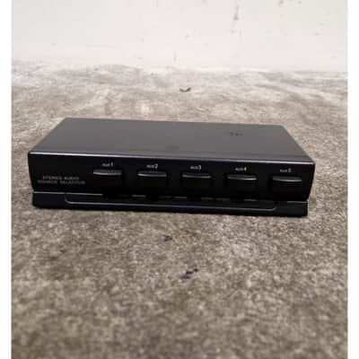 1x5 Stereo Audio Switch - Black - Good image 9