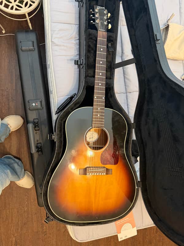 Gibson J-45 Standard 2020 - Present Vintage Sunburst
