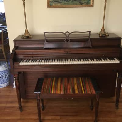 H. W. Perlman Spinet Upright Piano 1951-1954 Honey Brown Bild 2