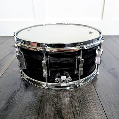 **BRAND NEW** Ludwig 14" x 6.5" Keystone X (Classic Oak) 5 Ply Maple/Oak Hybrid Standard Snare Drum Black Night Oak Color 10 Lug New Old Stock NOS Made in the USA image 5
