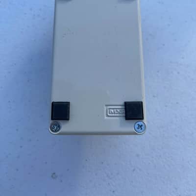 MXR Dunlop M-66 Classic Overdrive White Guitar Effect Pedal image 6