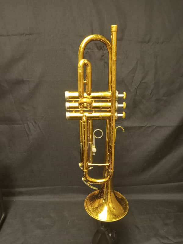 Conn Director 18B Trumpet serial 565558 - Lacquer image 1