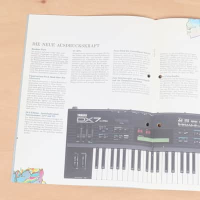 Yamaha DX7IIFD 16-Voice Synthesizer original brochure in German image 3