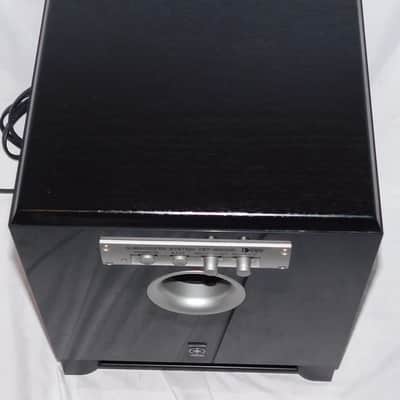 Yamaha YST-SW015 compact powered subwoofer Bild 2