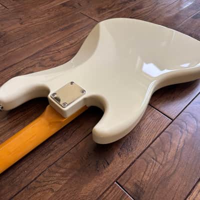 2017 Fender MIJ Traditional '60s Jazz Bass 2017 Arctic White MIJ Japan image 14