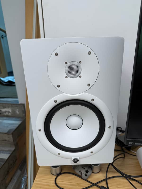 Yamaha HS8 8" Powered Studio Monitor (Pair) 2015 - Present - White image 1