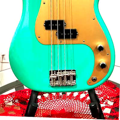 Fender Vintera '50s Precision Bass with Maple Fretboard - Seafoam Green image 2