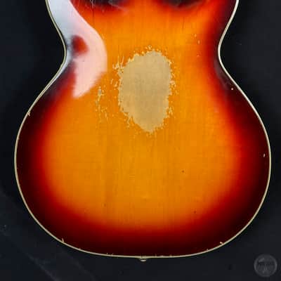 Guild Starfire IV from 1964/65 in sunburst finish with original case with Star Club Logo image 4