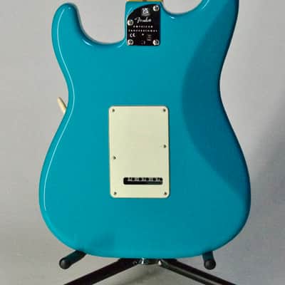 Fender American Professional II Stratocaster with Rosewood Fretboard 2020 - Present - Miami Blue image 8