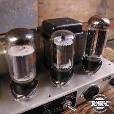 Fender Vibrolux Reverb 2-Channel 35-Watt 2x10" Guitar Combo 1970 - 1980 - Silverface image 13