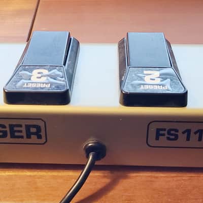 Behringer FS114 Footswitch Gold image 2