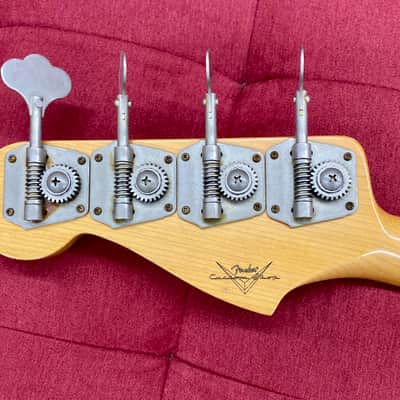 Fender Custom Shop '64 Jazz Bass Relic 2006 - 3-Tone Sunburst image 17