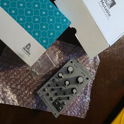 Mutable Instruments Rings 2016 - Present - Silver - FAULTY SWITCH image 2