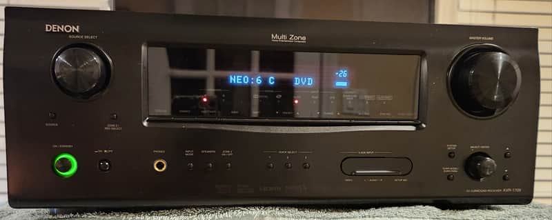 Denon Denon AVR-1709 is a 7.1-channel A/V surround receiver 2000 - Black image 1